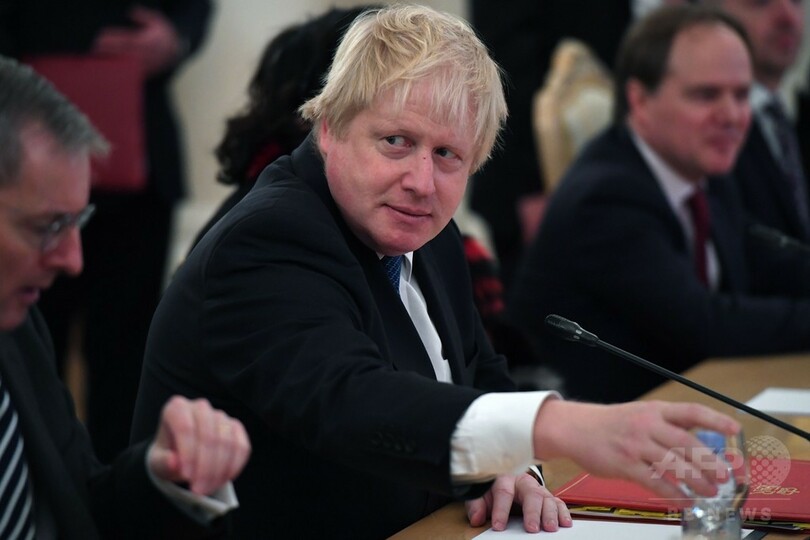 英外相、5年ぶりにロシア訪問し外相会談 関係改善への意欲示す