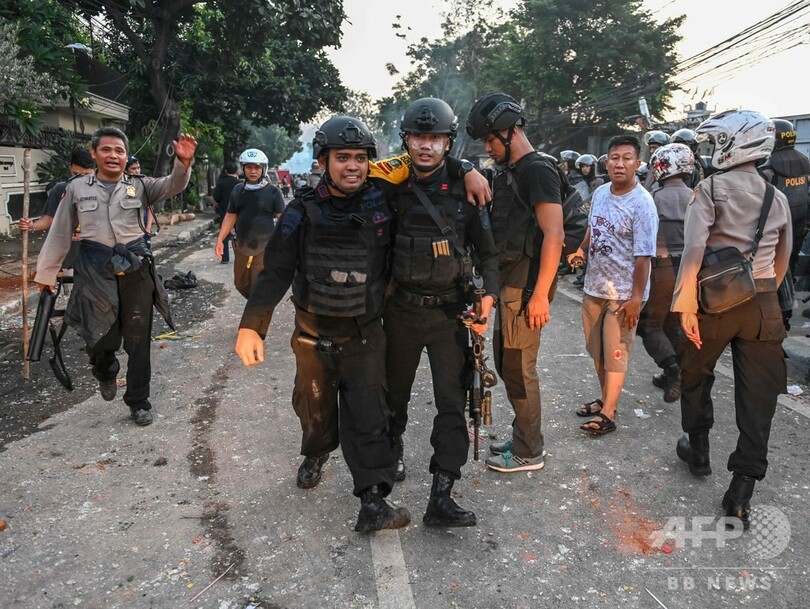 大統領再選への抗議デモで6人死亡 インドネシア首都