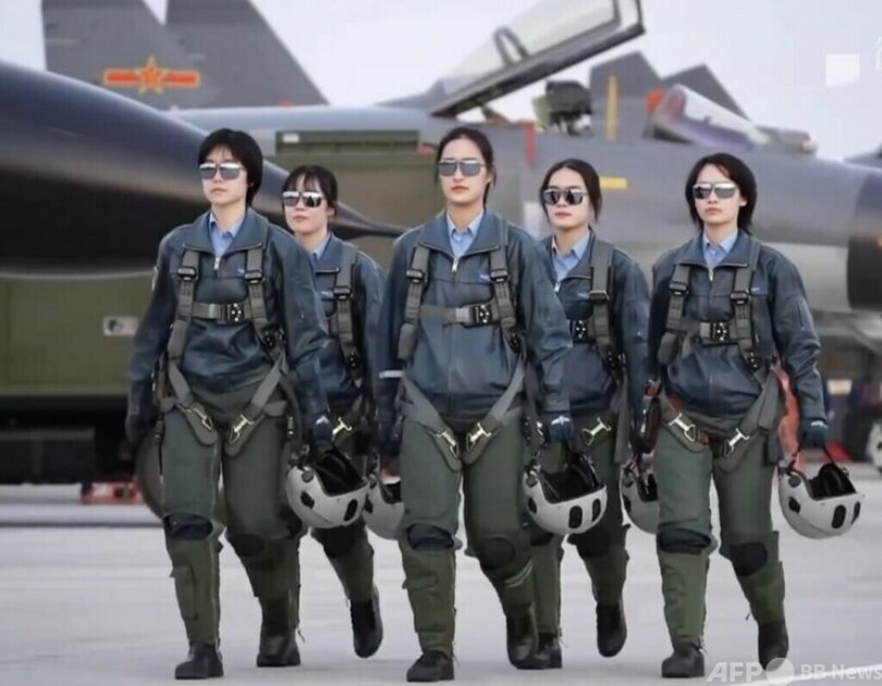 中国空軍 高校卒業生対象に女性パイロット訓練生を募集