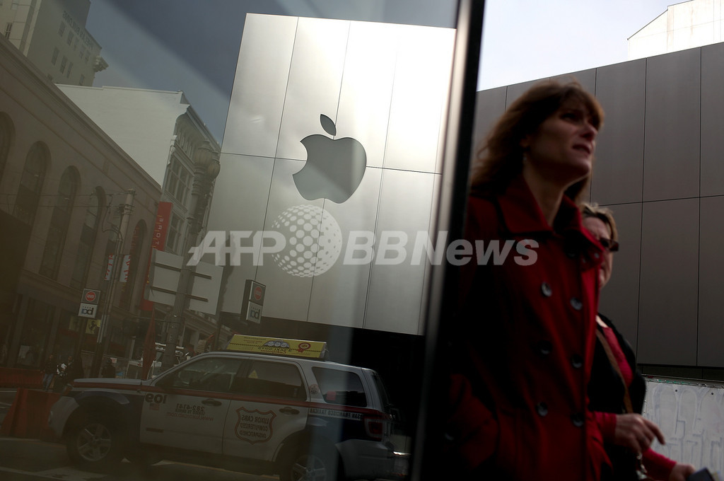 米アップルの時価総額、5000億ドル超える 米アップルの時価総額、5000億ドル超える