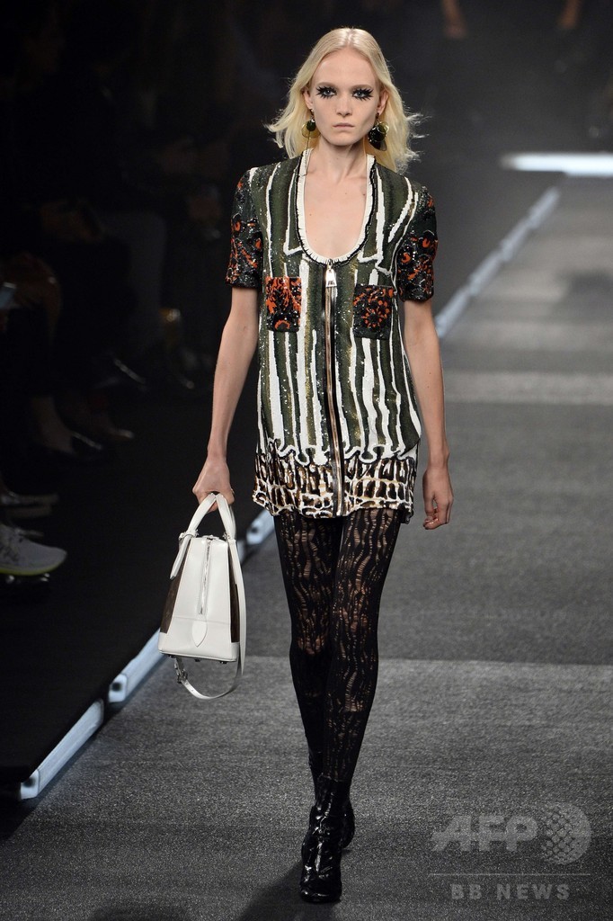 「ルイ・ヴィトン ファウンデーション」で初のショー、「ルイ・ヴィトン」15年春夏