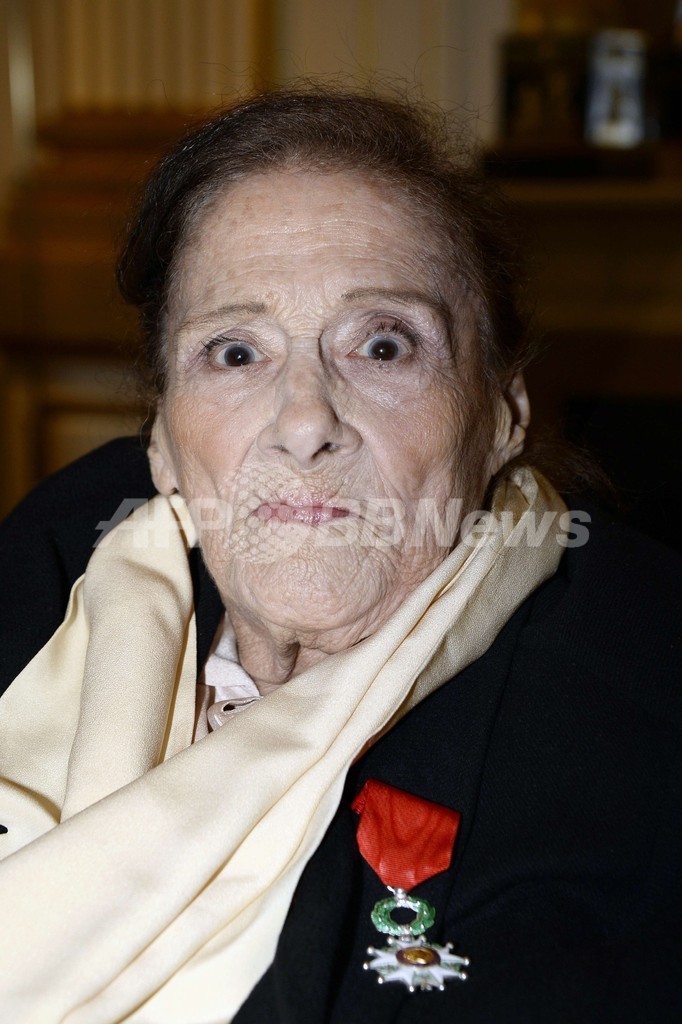 「クロエ」創業者ギャビー・アギョンに仏最高勲章授与