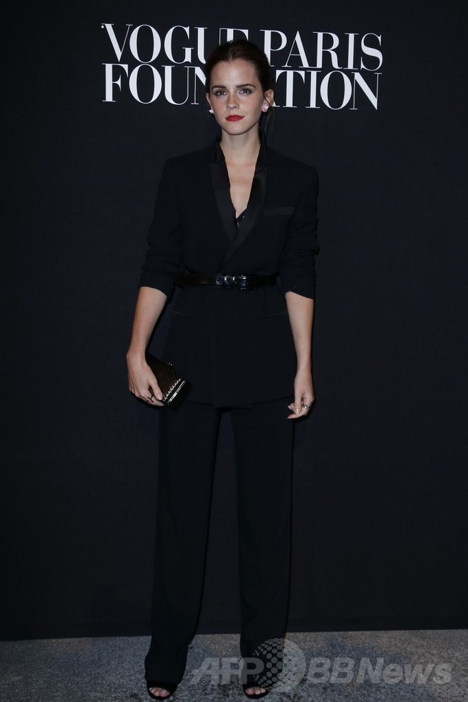 エマ・ワトソン、「ヴォーグ パリ ファンデーション」設立記念ガラで着用したのは・・・