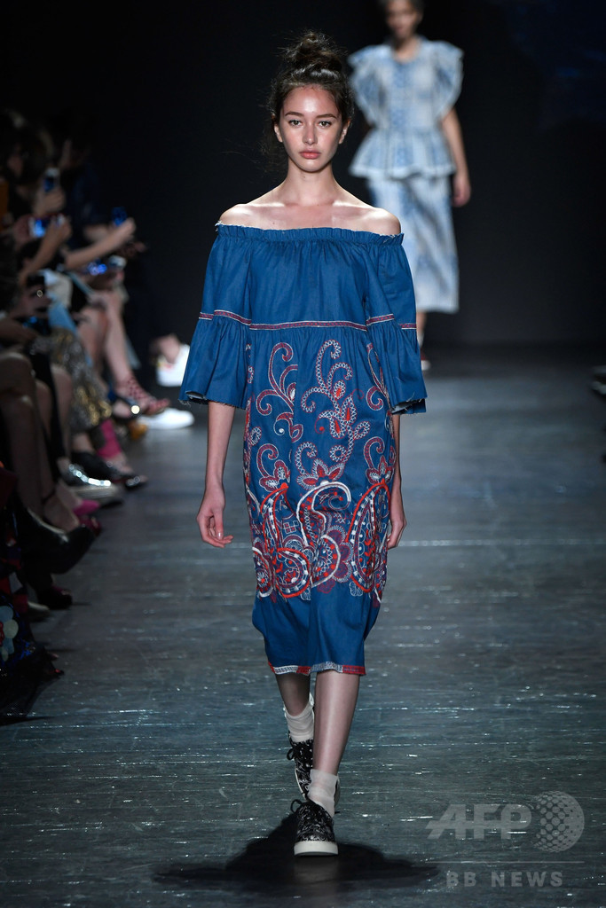 「ヴィヴィアン・タム」17年春夏