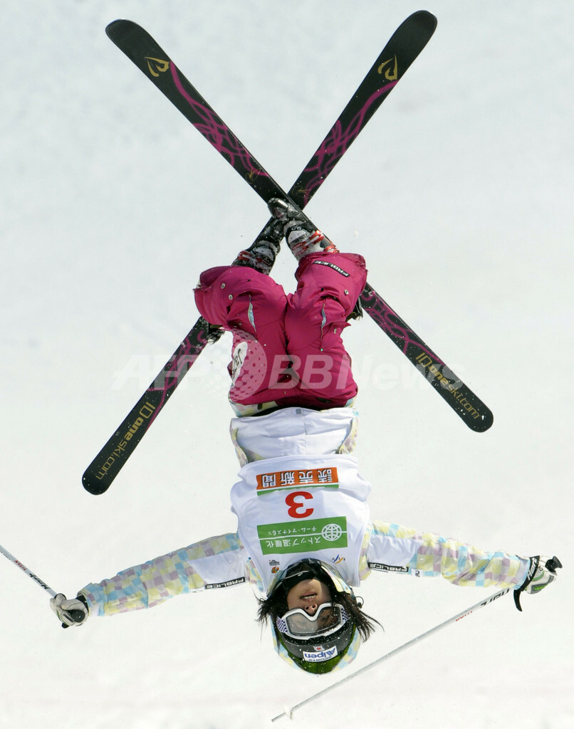 上村愛子 女子モーグルで初優勝、フリースタイルスキー世界選手権 写真