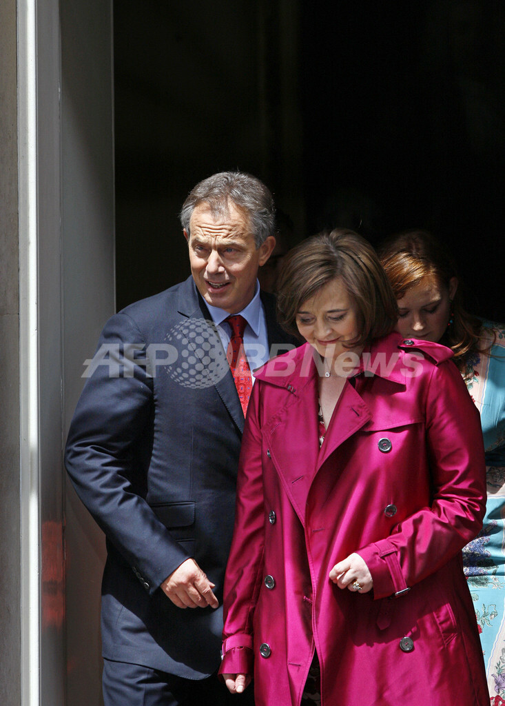 ブレア首相退陣、10年を過ごした首相官邸に別れ 写真10枚 ファッション