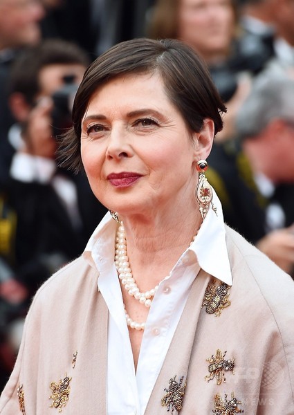 第68回カンヌ国際映画祭、2日目もさらにドレスアップしたゲストたちに注目