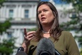 米ホワイトハウスの西棟前で話すサラ・サンダース大統領報道官（2019年5月31日撮影、資料写真）。(c)Jim WATSON / AFP