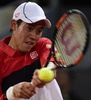 テニス、マドリード・オープン、男子シングルス準々決勝。リターンを打つ錦織圭（2015年5月8日撮影）。(c)AFP/JAVIER SORIANO