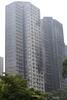 大規模火災から5か月、住民らが初めて一時帰宅 香港 火災が起きた香港・大埔区の高層住宅「宏福苑」(2026年4月20日撮影)。(c)Peter PARKS / AFP