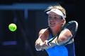 全豪オープンテニス、女子シングルス準々決勝。バックハンドを打つココ・バンダウェイ（2017年1月24日撮影）。(c)AFP/WILLIAM WEST