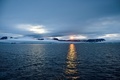 北極海のフランツヨシフ諸島の島（2021年8月20日撮影）。(c)Ekaterina ANISIMOVA / AFP