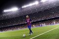 サッカー欧州チャンピオンズリーグ、グループC第1節、FCバルセロナ対セルティック。コーナーキックに向かうFCバルセロナのネイマール（2016年9月13日撮影）。(c)AFP/JOSEP LAGO