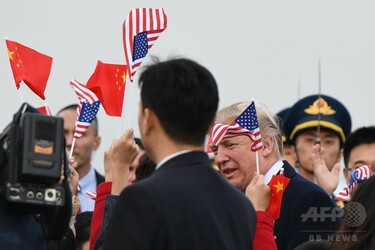 トランプ大統領が中国・北京に到着、北朝鮮問題などを協議へ 写真8枚