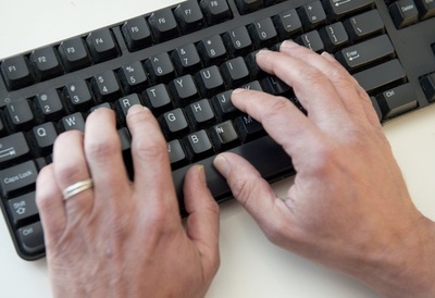 FB、豪でヌード写真の送信呼び掛け 「リベンジポルノ」対策実験で