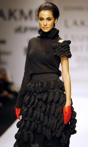 ＜07/08年秋冬ラクメ・ファッション・ウィーク＞ジョヴァンニ・カヴァーニ、新作を発表 - インド