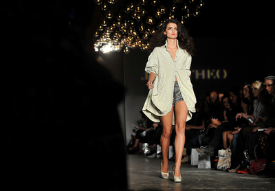 ＜12年春夏ロンドンコレクション＞ジェナ・テオ