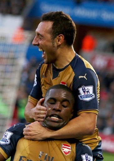 アーセナル、快勝で首位シティを追走