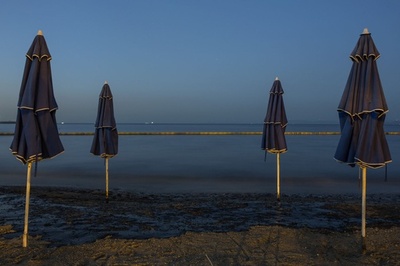 【AFP記者コラム】天国を汚した油─「小規模な」流出事故が奪った青い海