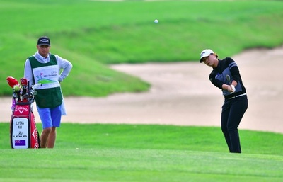 コーのキャディー解雇にウッズの元キャディー「慌てて非常ボタンを押した」
