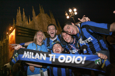 ＜サッカー セリエA＞スクデット獲得に沸くインテルのサポーター - イタリア