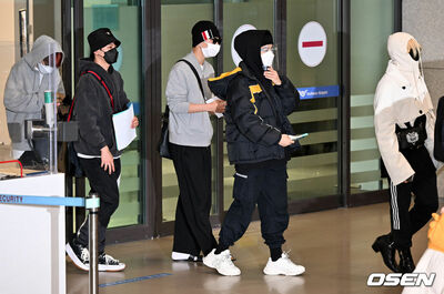 [★フォト] VICTON、コロナ時代の空港ファッション – KOREA WAVE