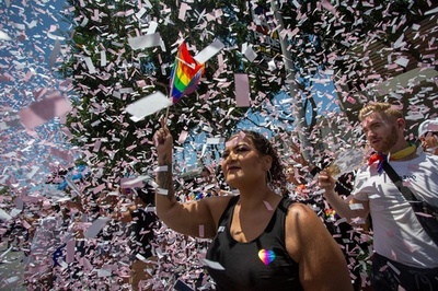 米ロサンゼルスで「プライド」パレード開催