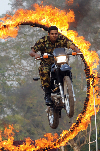 警察特殊部隊の修了パレード、スリランカ