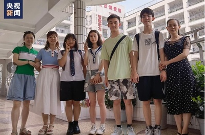 4人の幼なじみ、全員清華大学に合格