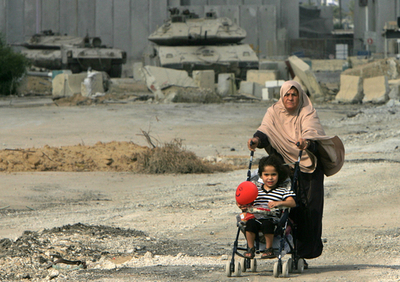 エジプトで足止めされたパレスチナ人、一部が帰還