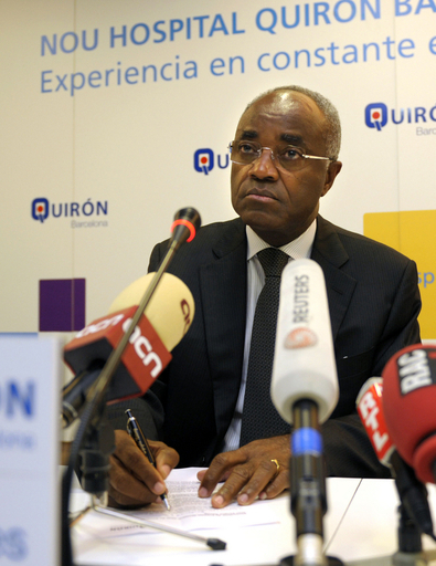 「ガボン大統領は生きている」、首相が死去報道を否定