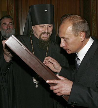 プーチン大統領、2012年再出馬の可能性を否定せず