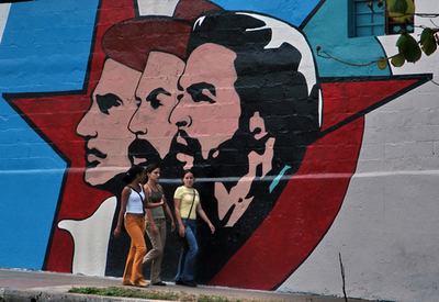 療養中のカストロ議長、新聞紙上で米エネルギー政策を非難 - キューバ