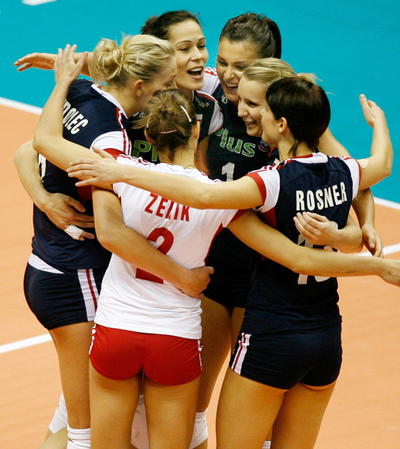 ポーランド セルビアとの接戦を制し大会3勝目