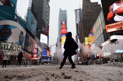 NY市に大雪降らず… 市長が警戒措置を擁護、気象当局は謝罪
