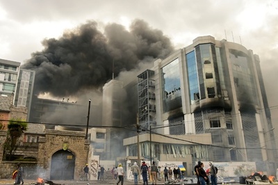 エクアドル大統領、首都とその周辺に夜間外出禁止令