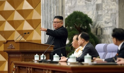 金正恩氏、高官らの「敗北主義」を痛罵 自国の経済困窮で