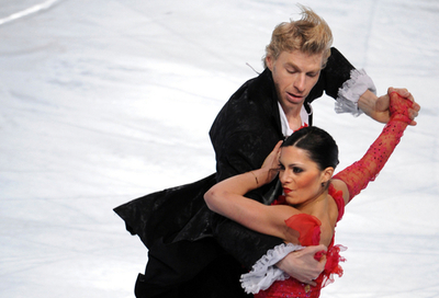 デロベル／ショウエンフェルデール組 規定で首位に、フィギュアGP第4戦