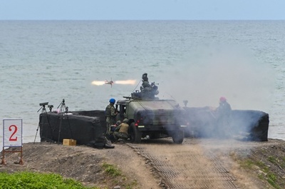 台湾、ミサイル実射演習