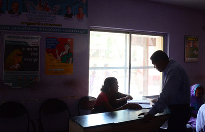 不妊手術で女性4人死亡 インド