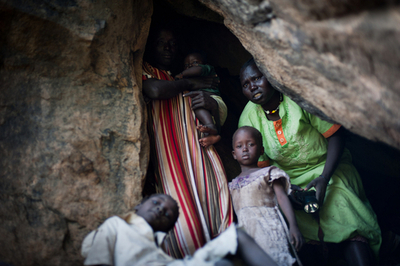 スーダン係争地に巨大な穴、南部支持者を殺害・集団埋葬か