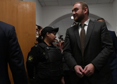 ロシア、議会開会中に議員を逮捕 2人の殺害容疑