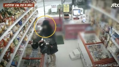 「無人店舗で菓子盗み逃走」防犯カメラをみれば…韓国の有名ネット配信者が「両手いっぱい5袋」