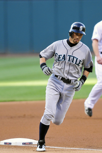 イチロー 初回先頭打者本塁打含む3安打の活躍