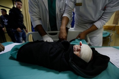 イスラエルがガザ空爆、14人負傷 攻撃の応酬続く