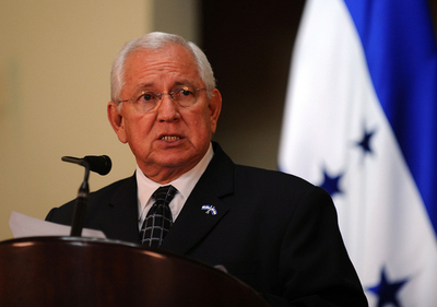 ホンジュラス暫定大統領、セラヤ氏復職に合意