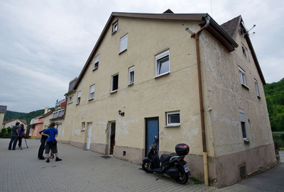 20歳女性を1年近く監禁か、一家3人を逮捕 ドイツ