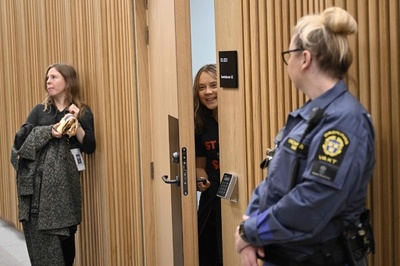 グレタさんにまた罰金刑 警察の取り締まりに抵抗 スウェーデン