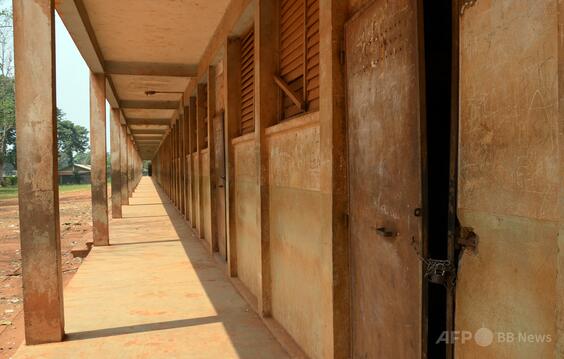 中央アフリカで生徒29人死亡、試験中の高校で爆発起きパニックに