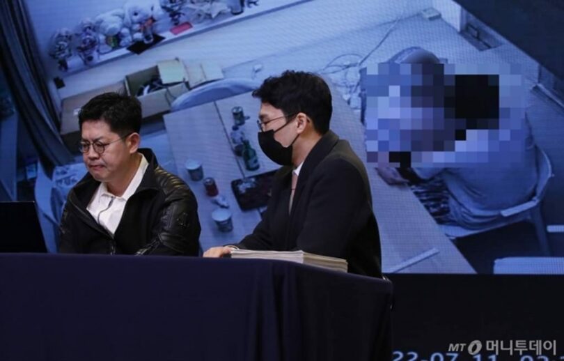 スパイヤーエンターテインメントのファン・ソンウ代表とキム・テウ弁護士（右）(c)news1